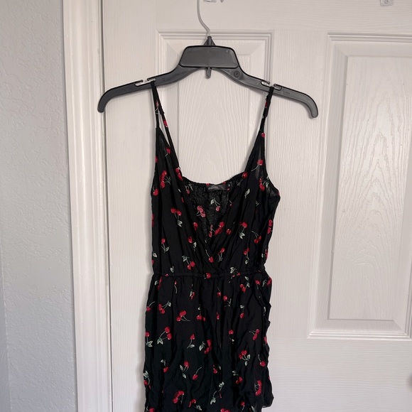 Cherry print adjustable spaghetti straps romper - Picture 3 of 9